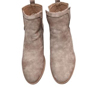 Mark and Maddux Pointy-toe Women's Low Heel Booties in taupe
